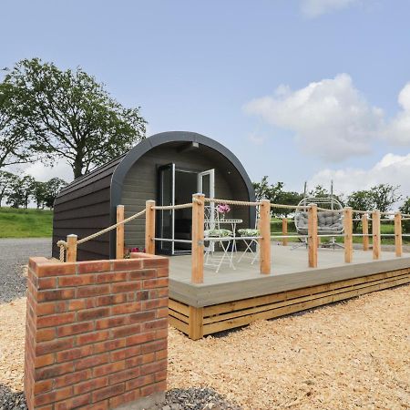 Laird Lodge 1 로커비 외부 사진