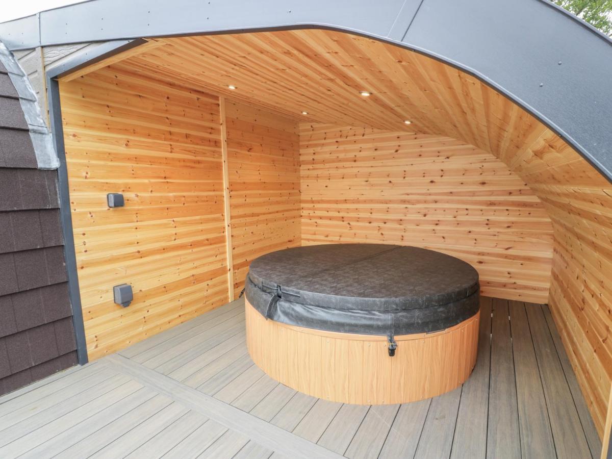 Laird Lodge 1 로커비 외부 사진