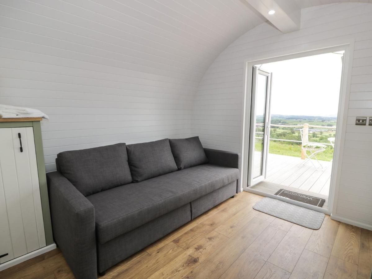 Laird Lodge 1 로커비 외부 사진
